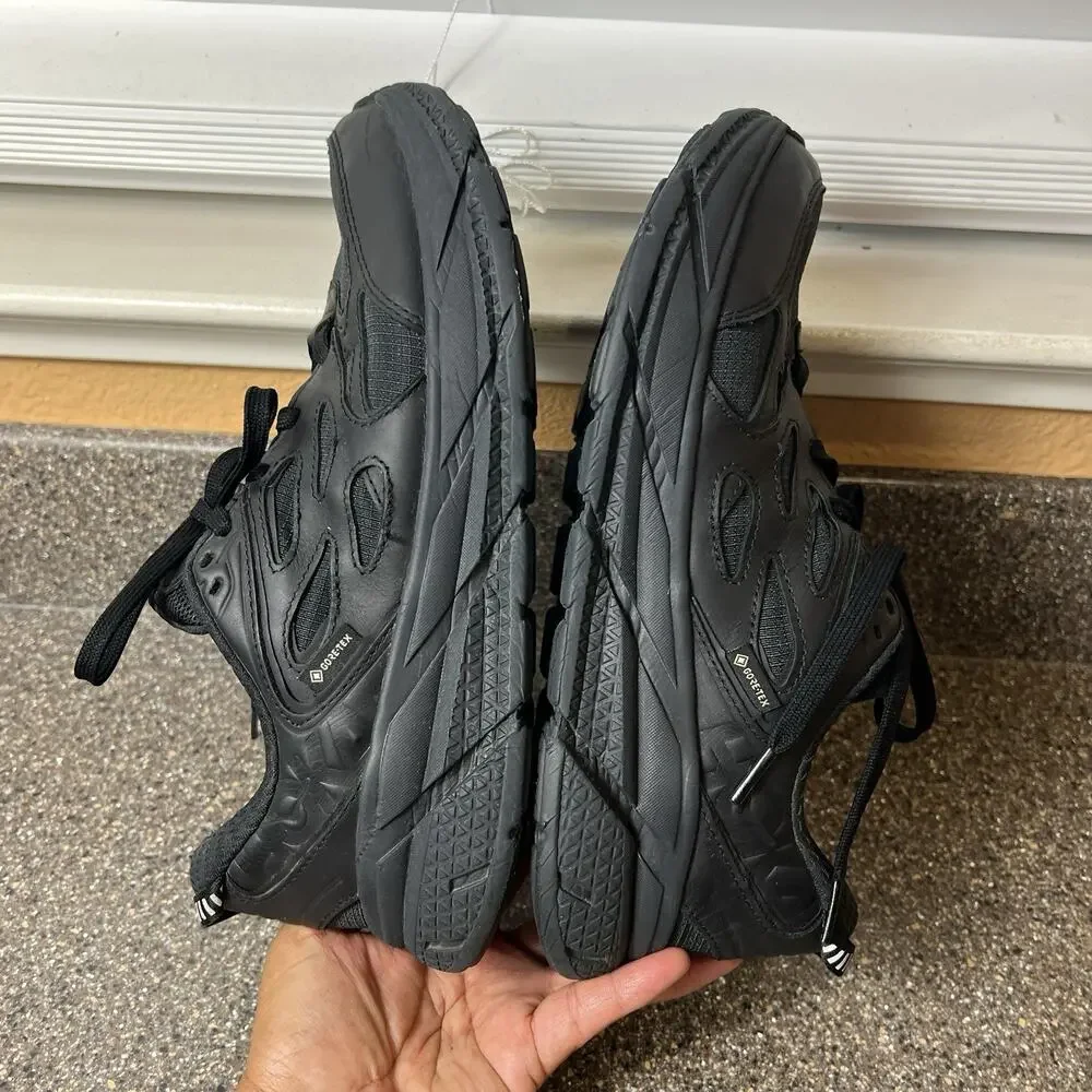 HOKA One One Clifton Trainer Running Shoes Black Womens 8.5 Lace Up Low Mens 7.5